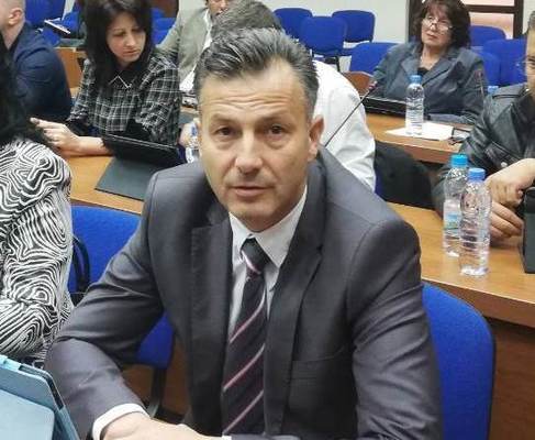 Поискаха оставката на шефа на Общинския съвет в Благоевград