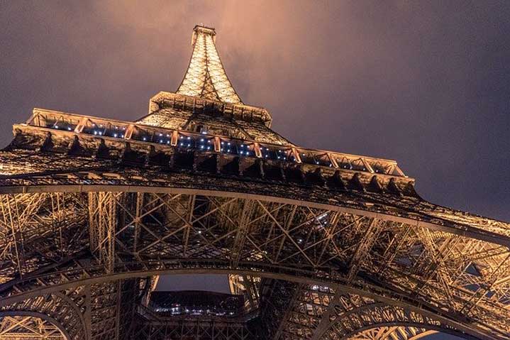 Огромен протест и сълзотворен газ в Париж – с мотив „Джордж Флойд“ (ВИДЕО)