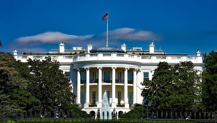 Тръмп се е барикадирал в бункера на Белия дом