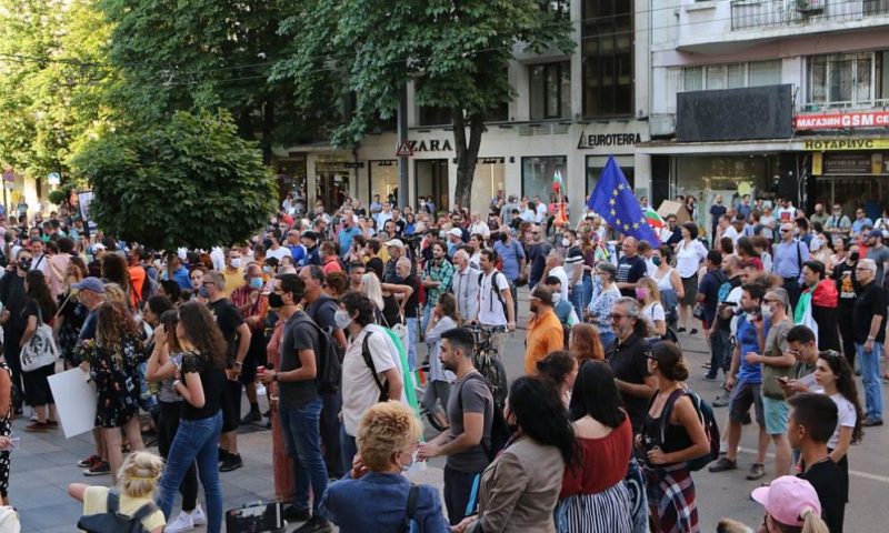 14-и ден на недоволство в центъра на София (СНИМКИ)