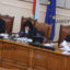 Водещият заседанието и изказващите се от трибуната в парламента – без маски