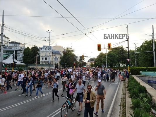 Антиправителствени протести за четвърта вечер в София