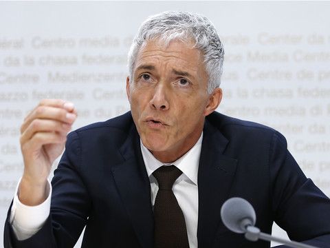 Главният прокурор на Швейцария подаде оставка заради корупция