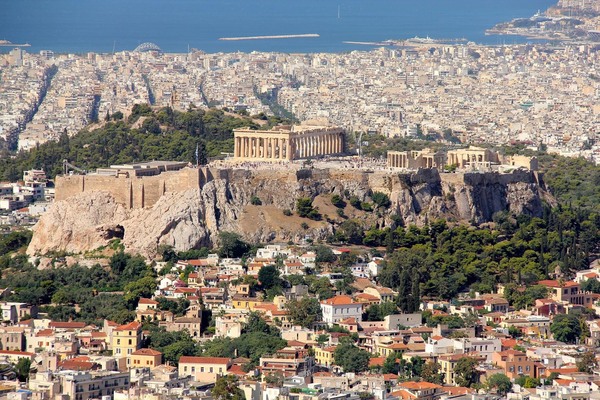 Затягат мерките срещу коронавируса в защита на туристите в Гърция