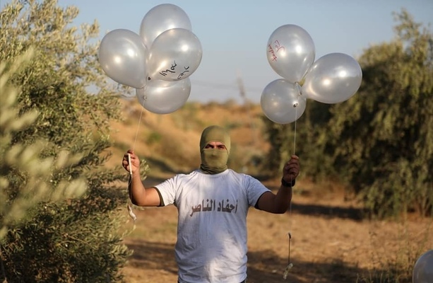 Израел удари Газа в отговор на балонна атака