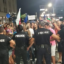 Напрежение в Пловдив: Протестиращи пробиха кордона на полицията, шестват по улиците/СНИМКИ/
