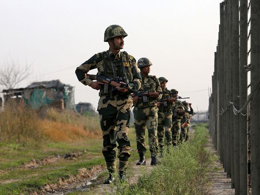 Китай и Индия взаимно се обвиниха за престрелка край границата