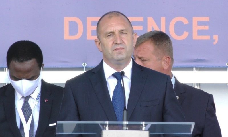 Президентът в Пловдив: Очаквам държавата да подкрепя военната индустрия/ВИДЕО/