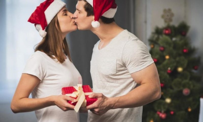 Забраниха целувките и прегръдките за Коледа в Италия