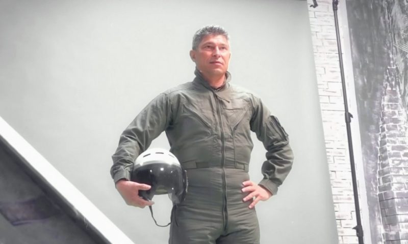 Краси Балъков в ролята на авиатор (ВИДЕО)