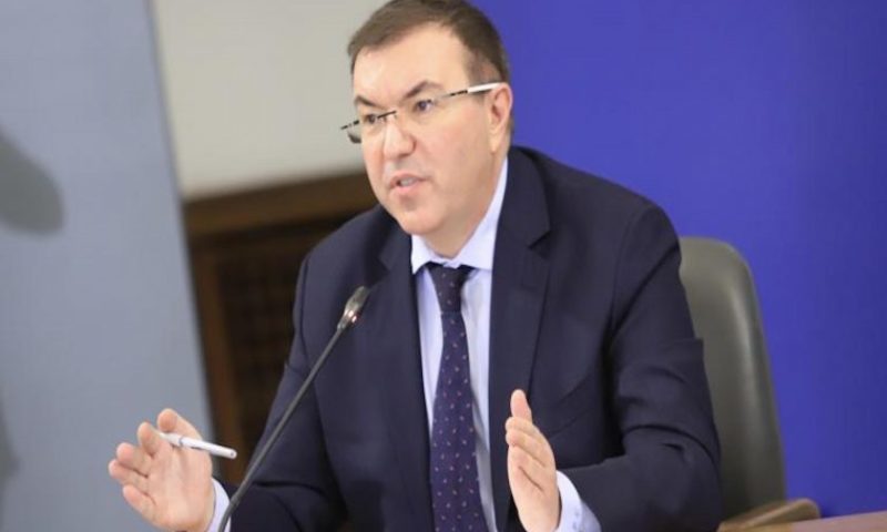 Министър Ангелов не отхвърли възможността за пълен локдаун