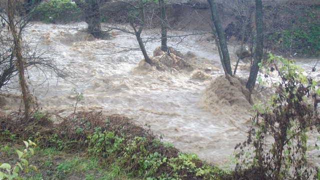 МОСВ предупреди за поройни наводнения във водосборите на някои реки