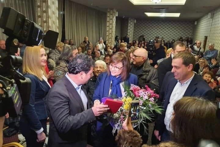 БСП в Пловдив прие нови членове, Корнелия Нинова обяви национална кампания за прием на социалисти