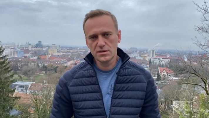 Навални отпътува със самолет от Германия за Русия