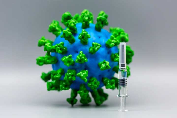 Шестима души получиха сериозни алергични реакции след ваксиниране с „Модерна“
