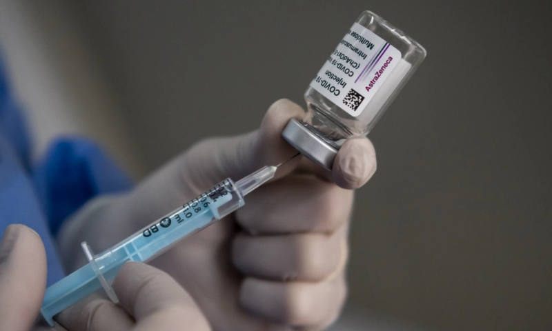В Дания спряха ваксинацията с „АстраЗенека“ заради тревожни случаи с пациенти