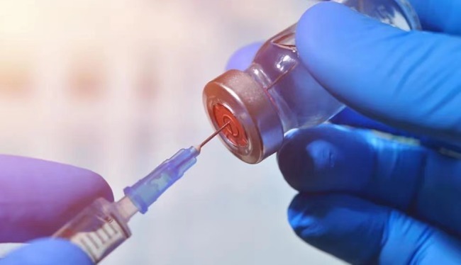Испания ще ваксинира с АстраЗенека само на хора над 60