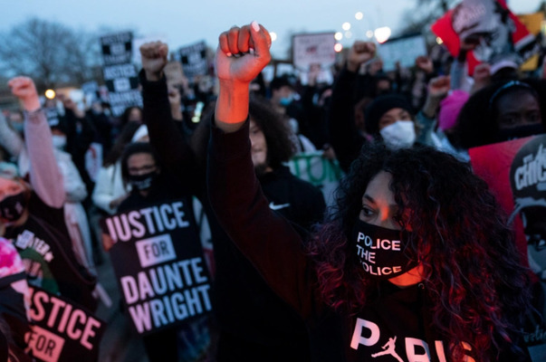 Протести край Минеаполис заради чернокож, убит от полицайка