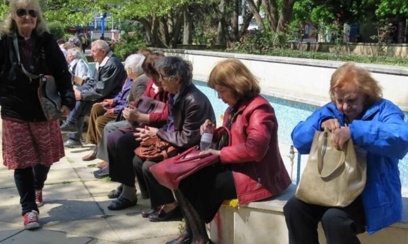Неприятни новини за бъдещите пенсионерки в България