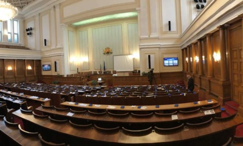 Спорове и предложение за 1400 лева депутатска заплата
