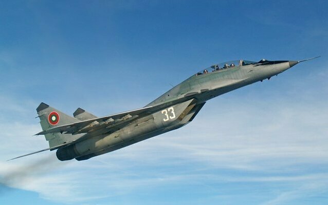 Подновяват търсенето на „черната кутия“ от падналия МиГ-29