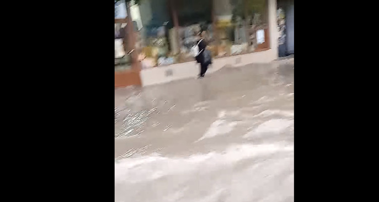 Пороен дъжд наводни Велико Търново