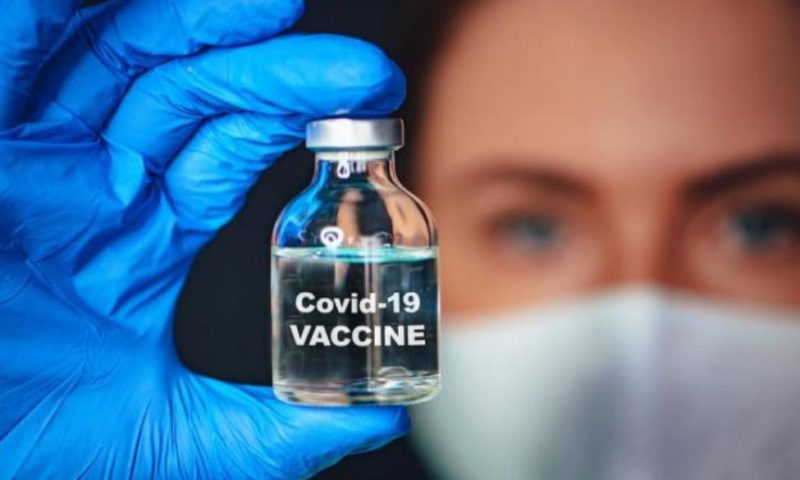 Първите симптоми на COVID-19 зависят от възрастта и пола на заразените